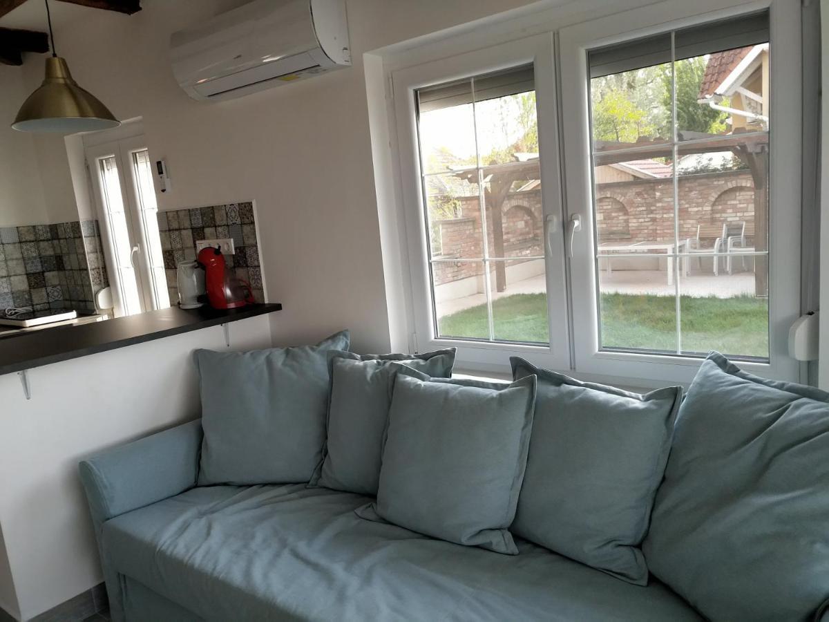 Exclusive Beachfront Villa Fonyód Extérieur photo