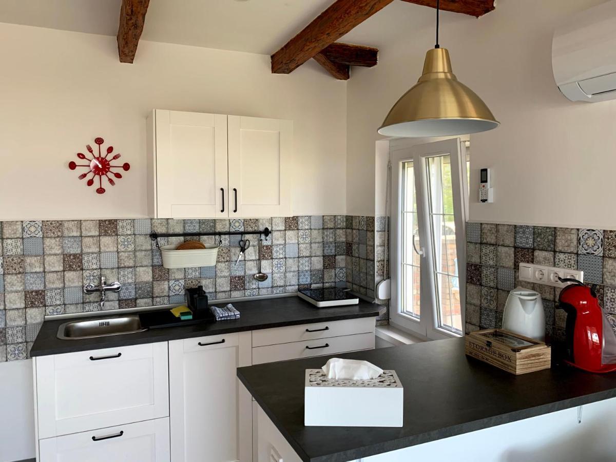 Exclusive Beachfront Villa Fonyód Extérieur photo